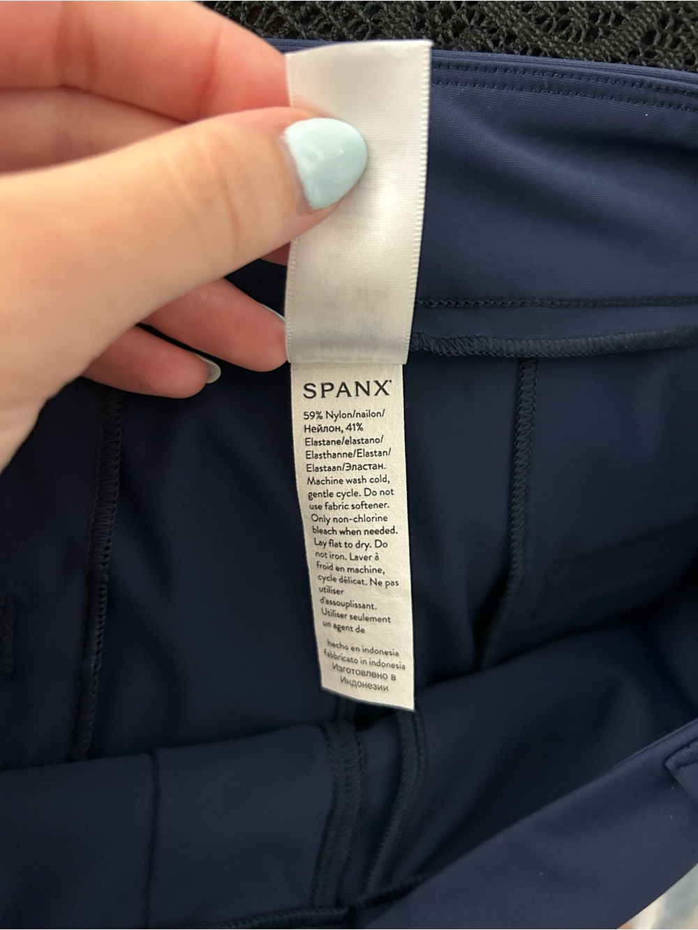 Spanx Sunshine Shorts 4” Classic Navy Blue - Picture 5 of 6